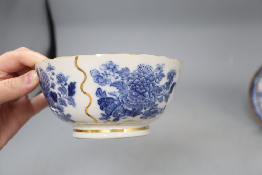 A group of Chinese blue and white teawares (7)